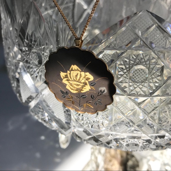 Vintage Damascene necklace/pendant new in box - Picture 3 of 8